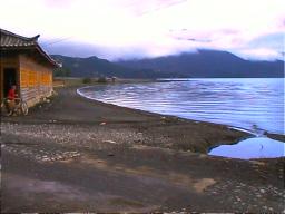 Mosuo home on lakeshore