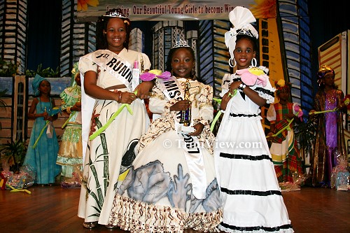 LEFT: First runner-up, winner and second runner-up in the Holiday Fun Pageant 2007