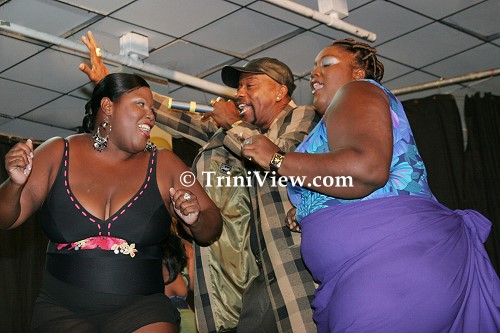 Calypsonian Blackie serenades the delegates