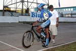 byncC2807121626.jpg