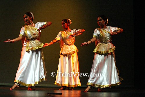 Kathak Dancers from the Nrityanjali Theatre