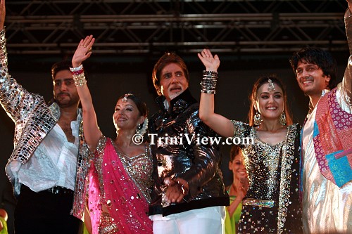 Abhishek and Aishwarya Rai Bachchan, Amitabh Bachchan, Preity Zinta and Riteish Deshmukh