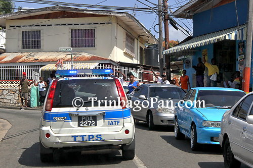 Despers Victory Motorcade passing through Desperlie Cresent, Laventille