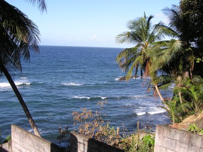 Road view of the ocean